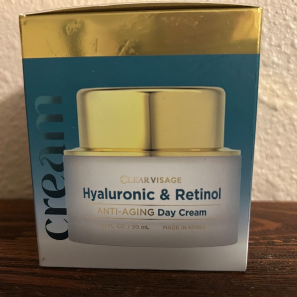 Hyaluronic and retinol anti-age day cream - Picture 2 of 4